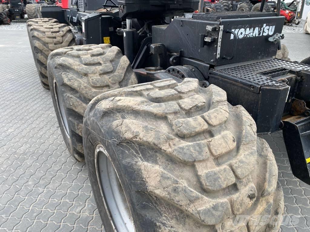 Komatsu 901 XC 원목 하베스터