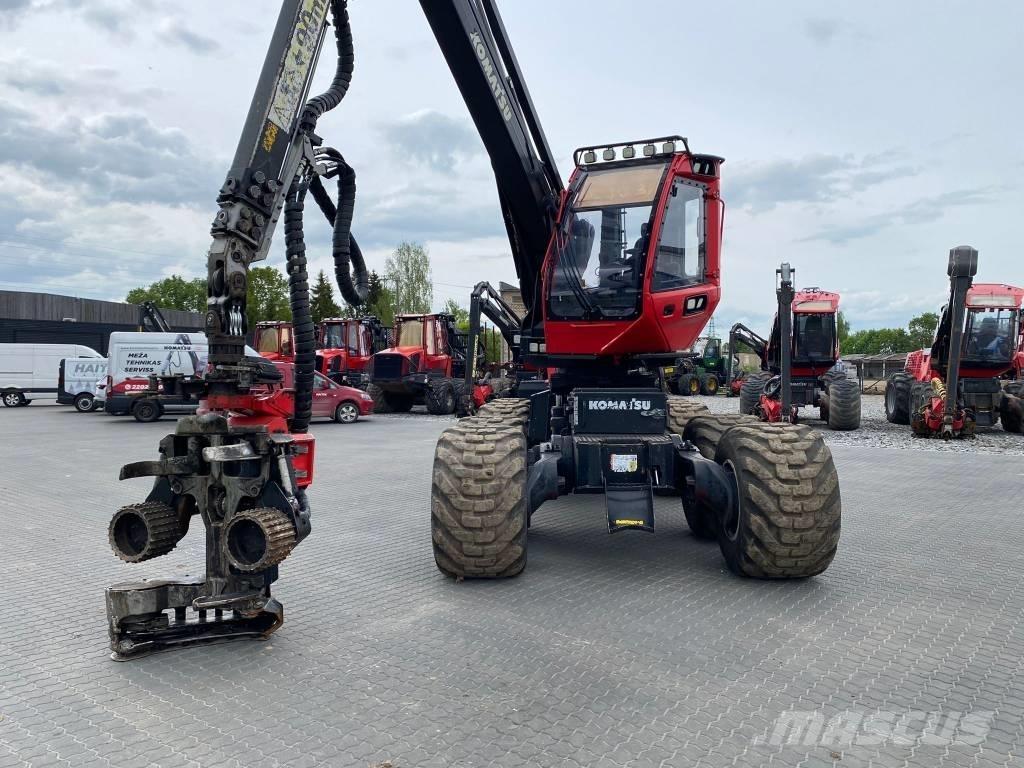 Komatsu 901 XC 원목 하베스터