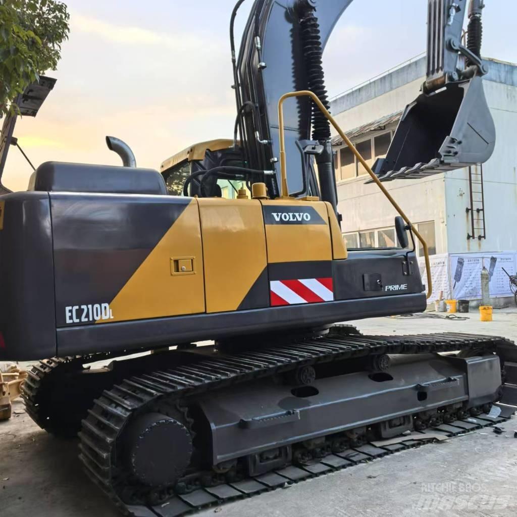 Volvo EC 210 D 중형굴삭기 7톤-28톤