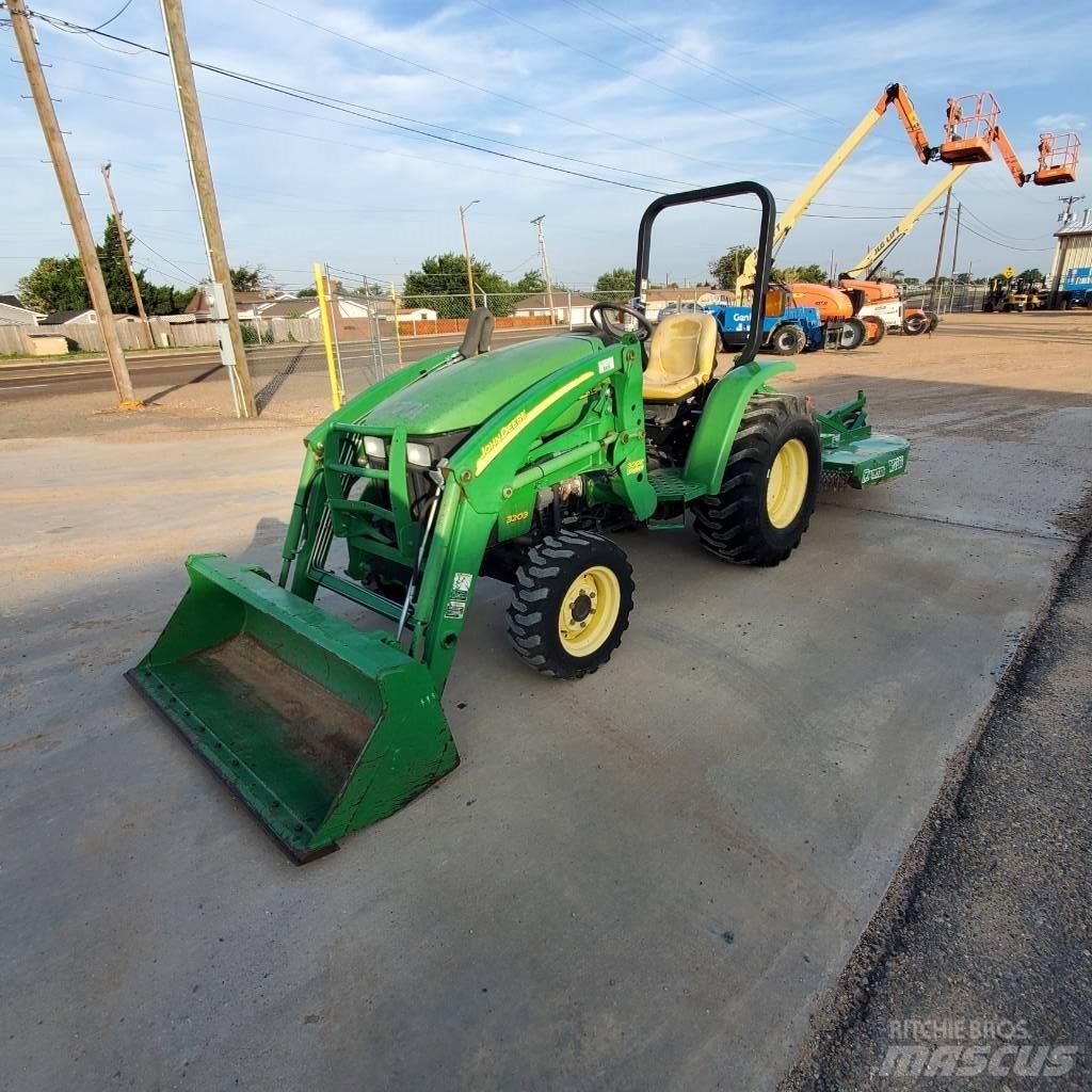 John Deere 3203 소형 트랙터