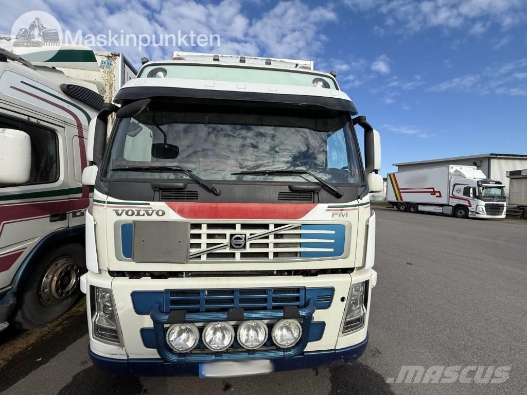 Volvo FM 440 탑차 트럭