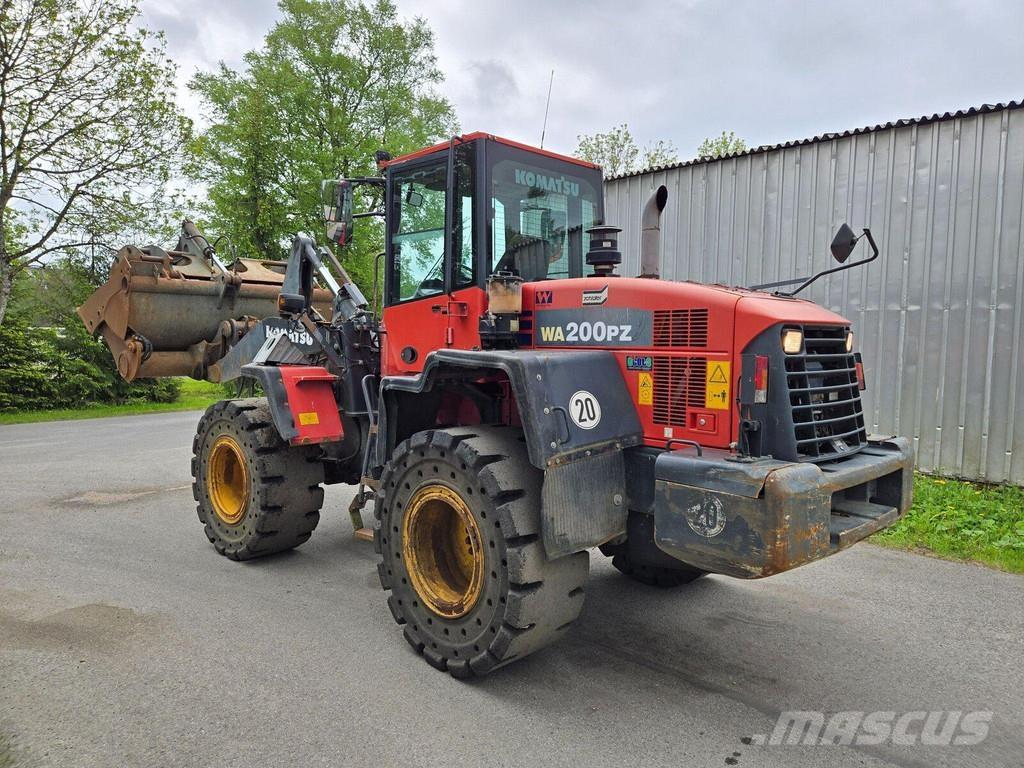 Komatsu WA200PZ-6  휠로우더