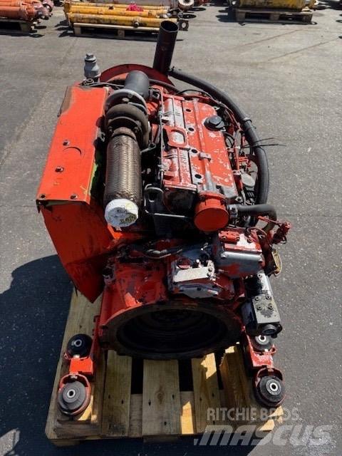 Deutz BF4M 1012 엔진