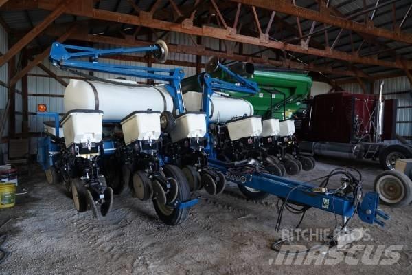 Kinze 3200 12R30 파종기