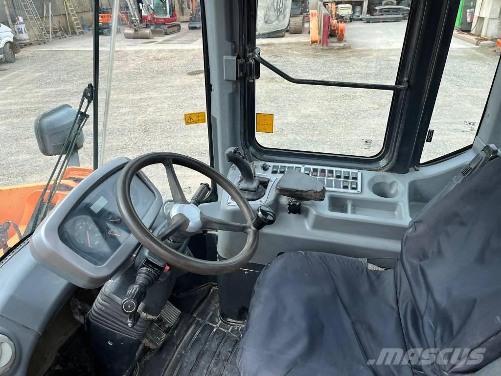 Doosan DL 200  휠로우더