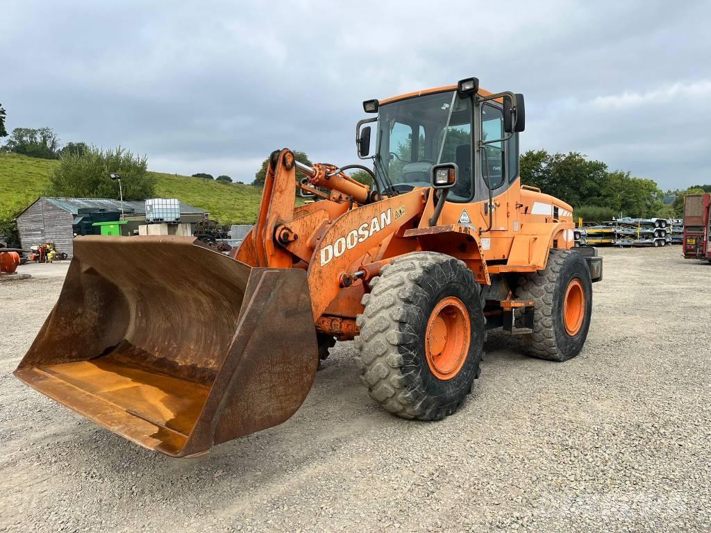 Doosan DL 200  휠로우더