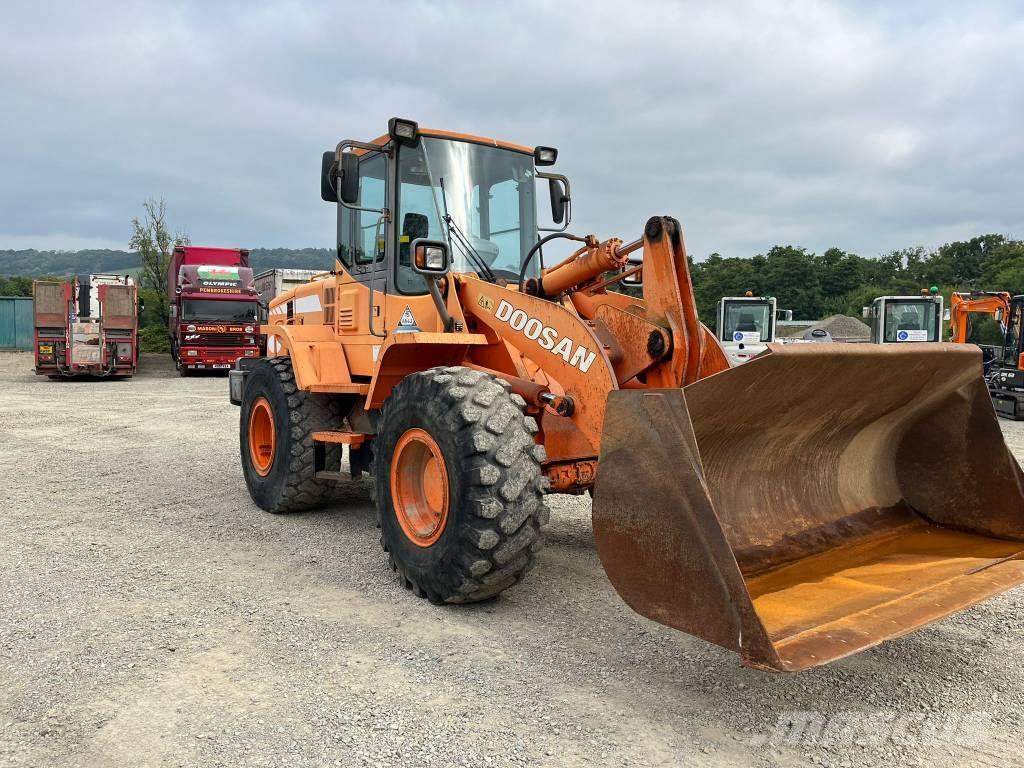 Doosan DL 200  휠로우더