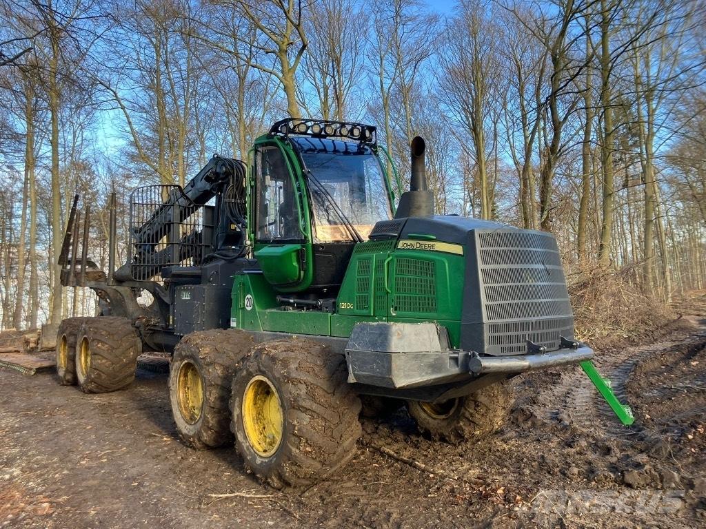 John Deere 1210 G 원목 포워더