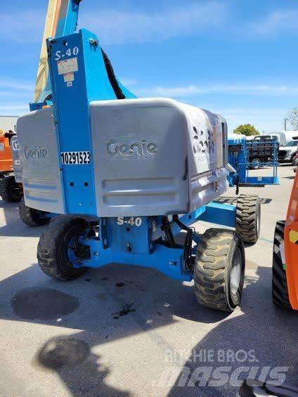 Genie S 40 견인식 전동이동 리프트