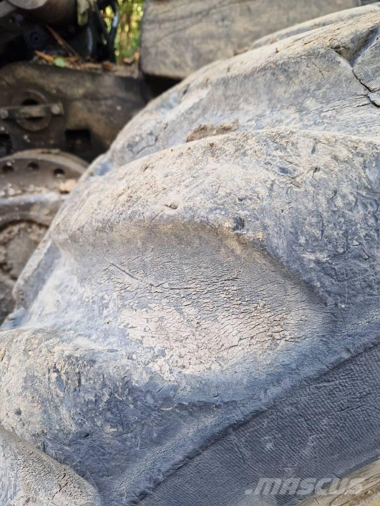 John Deere 1270 D 원목 하베스터