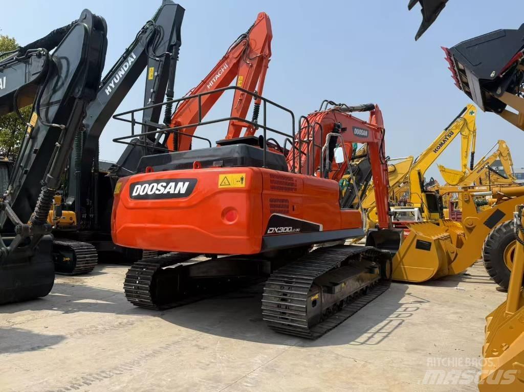 Doosan DX 300 LC 대형 굴삭기 29톤 이상