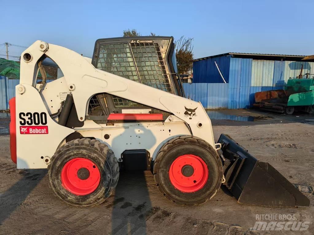 Bobcat S 300  스키드로더