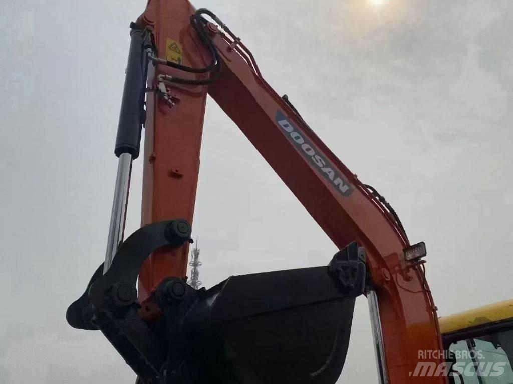 Doosan DX 60 대형 굴삭기 29톤 이상