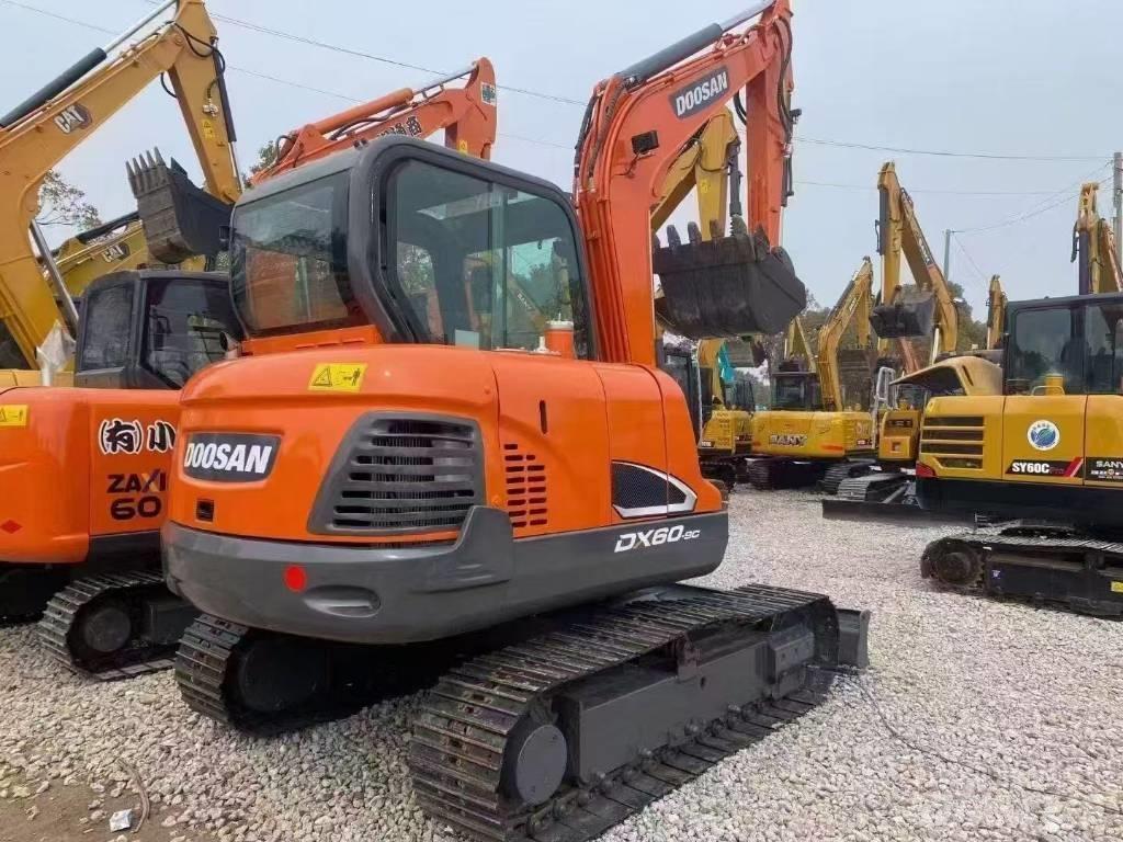 Doosan DX 60 대형 굴삭기 29톤 이상
