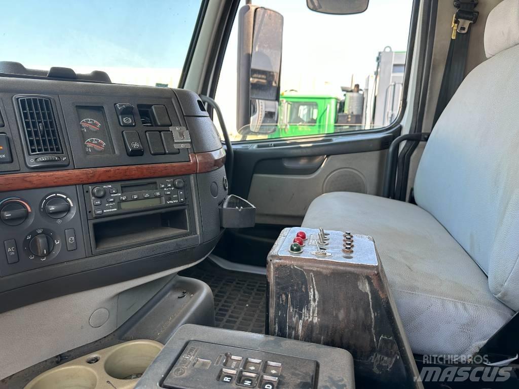 Volvo VHD 폐기물 수거 트럭