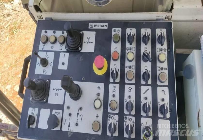 Wirtgen W2000 아스팔트 콜드 밀링 기계