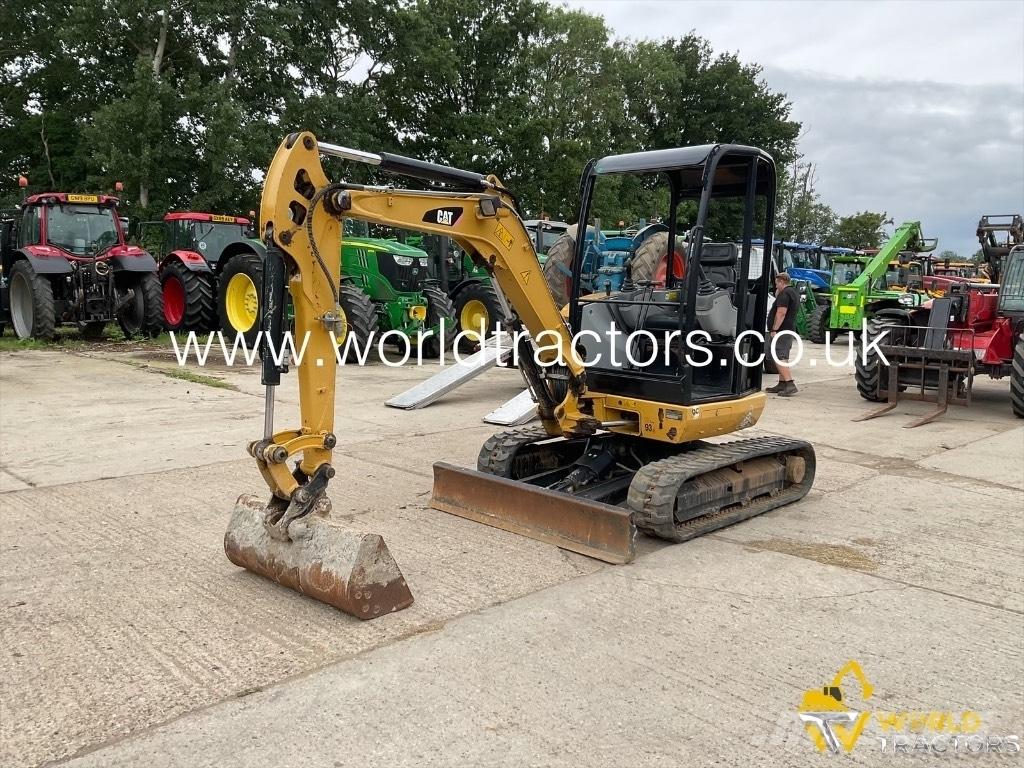 CAT 302.7 D CR 소형 굴삭기 7톤 미만