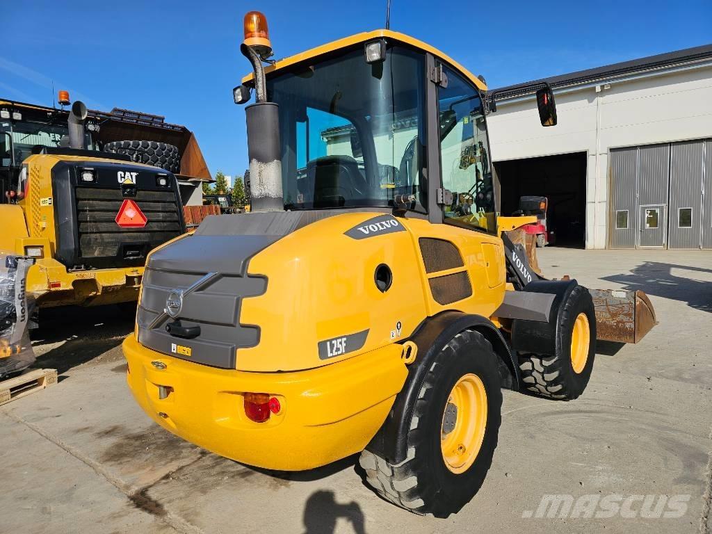 Volvo L 25 F  휠로우더