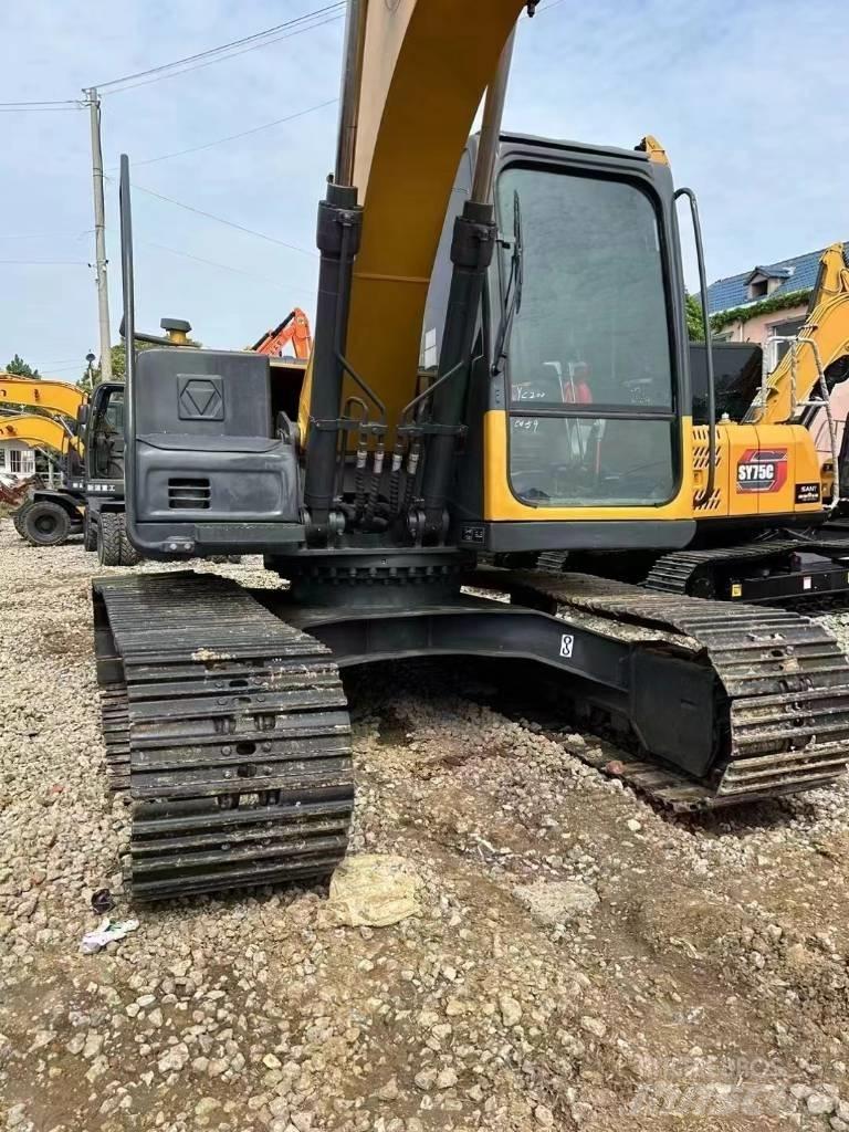 XCMG XE 150 D 중형굴삭기 7톤-28톤