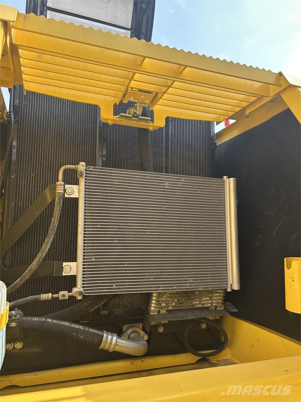 Komatsu PC 240 LC 대형 굴삭기 29톤 이상