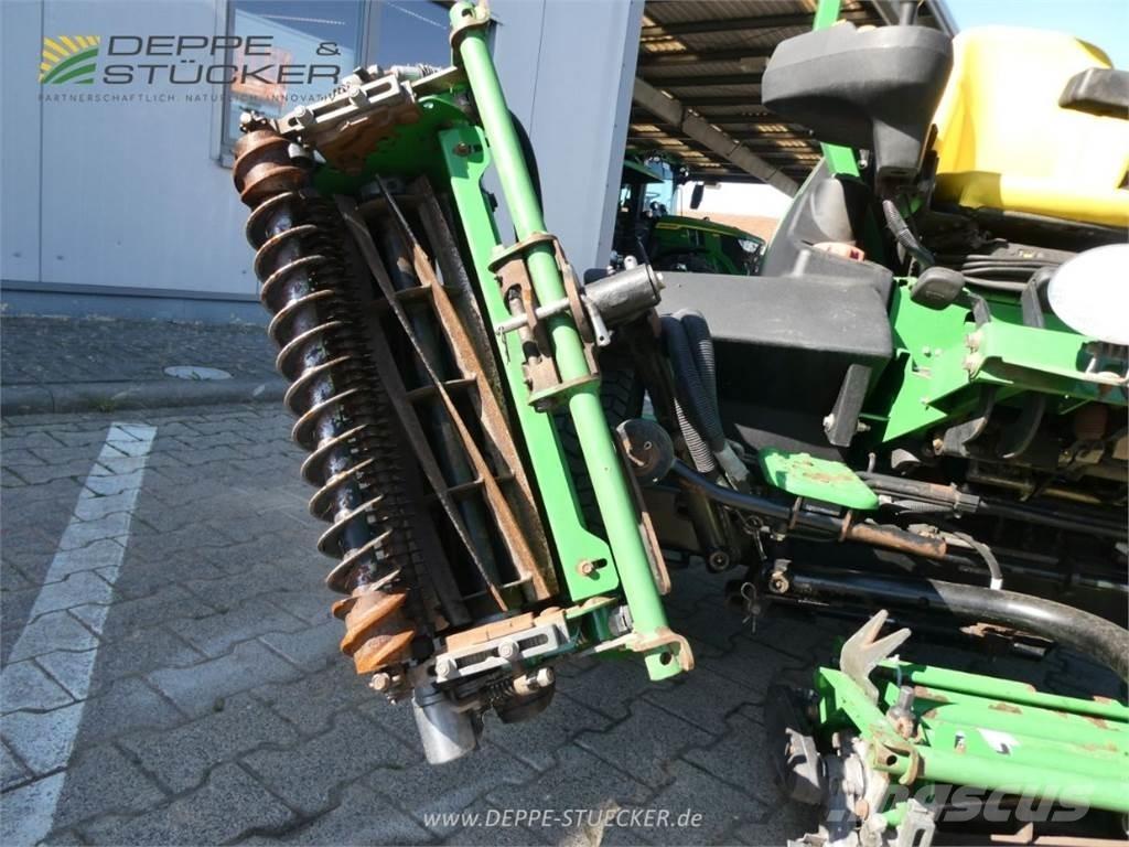 John Deere 8700 제초기