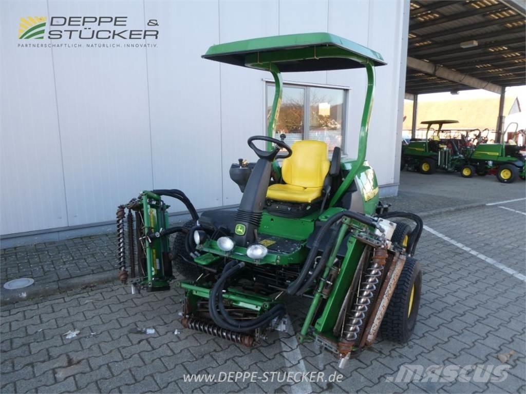 John Deere 8700 제초기