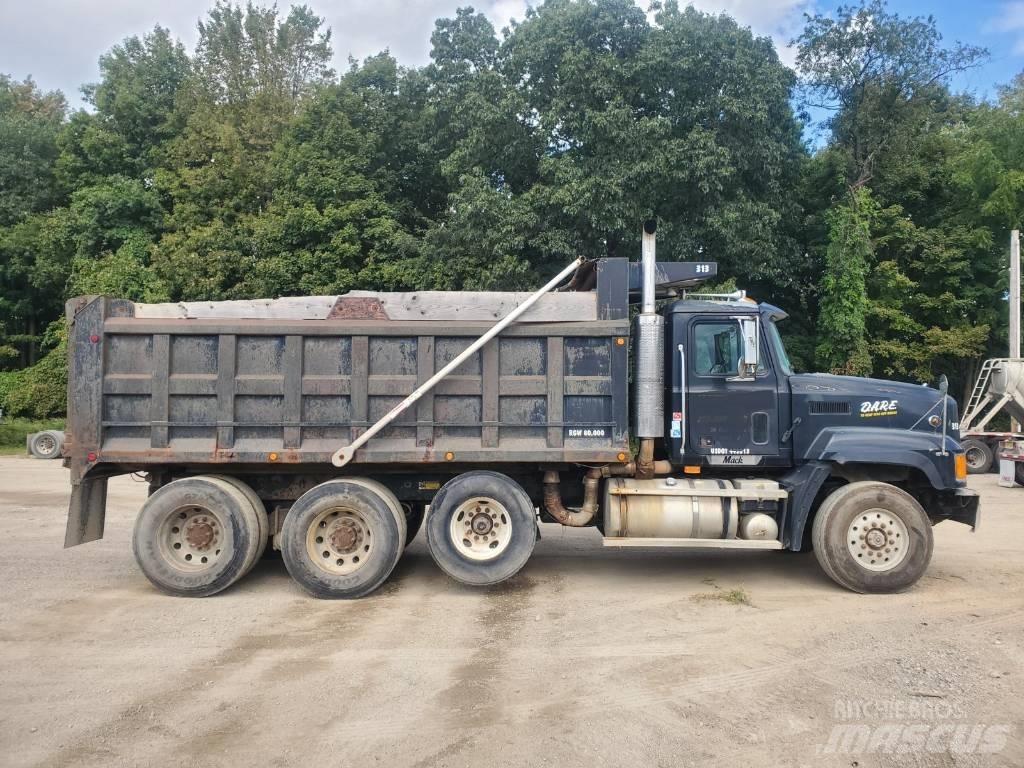 Mack CL713 덤프 트럭