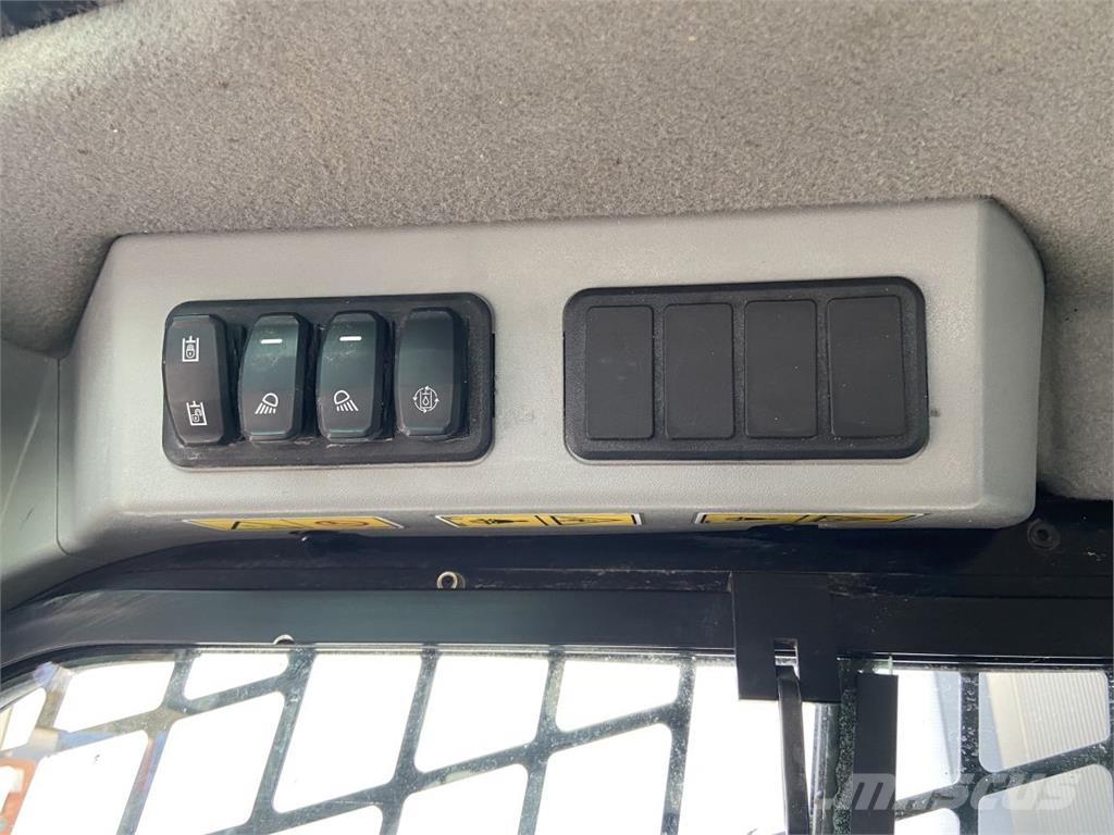 CAT 226 D3 (5867)  스키드로더