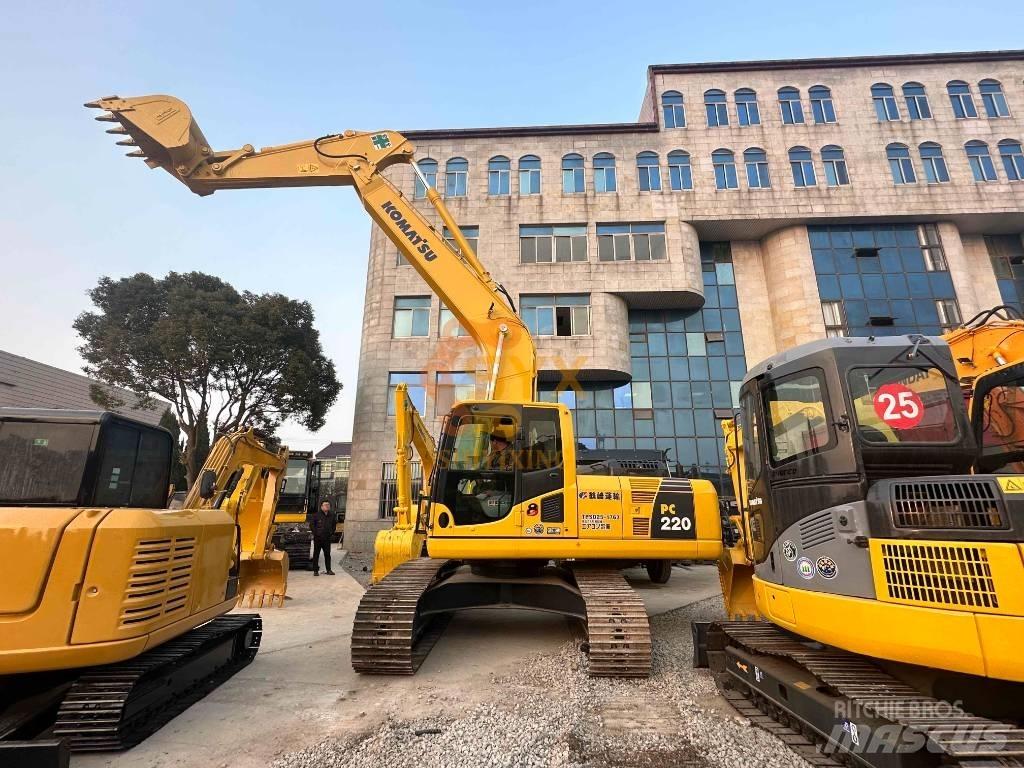 Komatsu PC 220-8 대형 굴삭기 29톤 이상