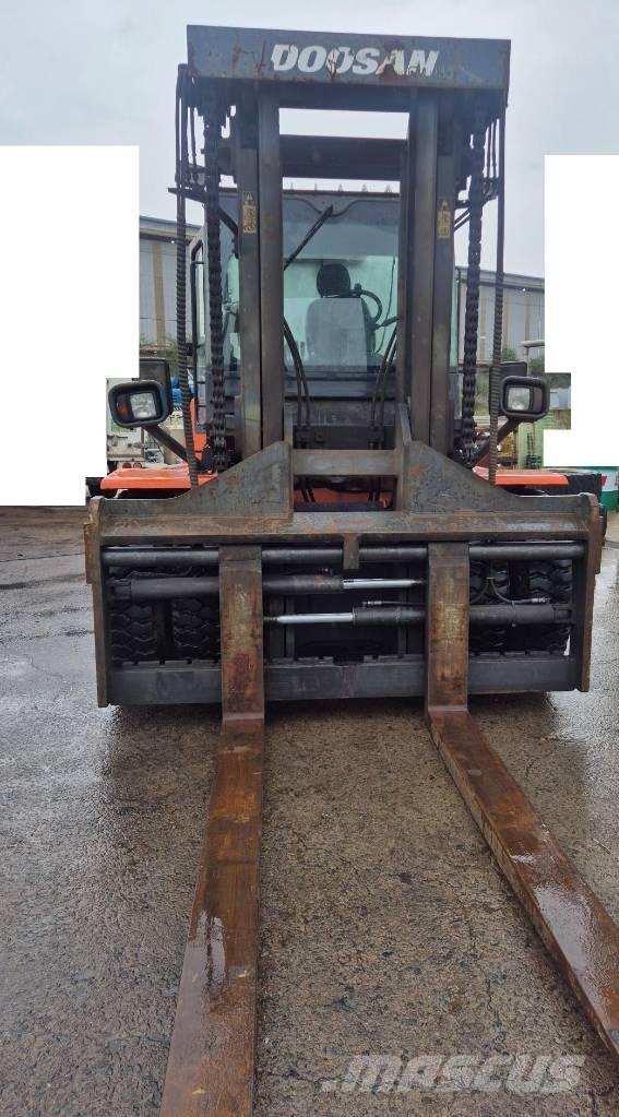 Doosan D 160 S-5 디젤 지게차