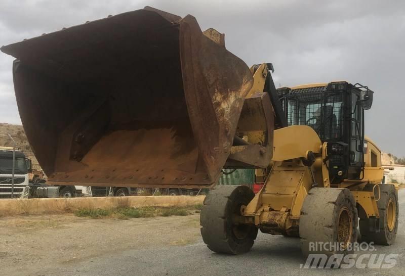 CAT 926M  휠로우더