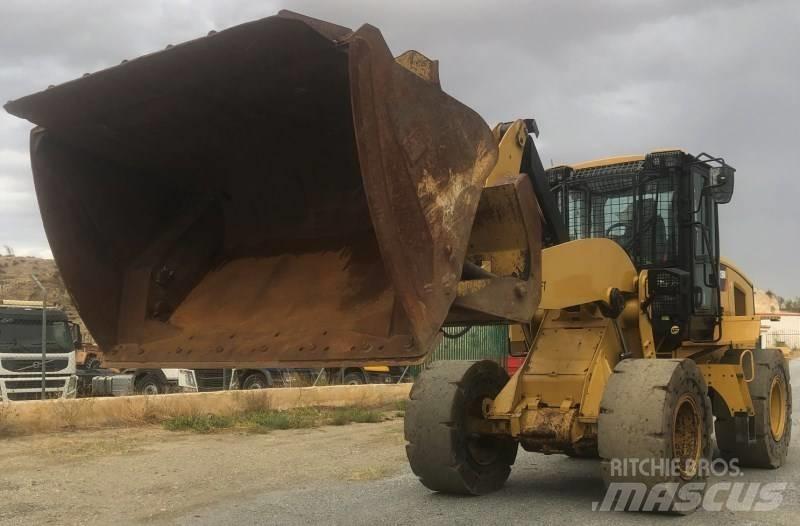 CAT 926M  휠로우더
