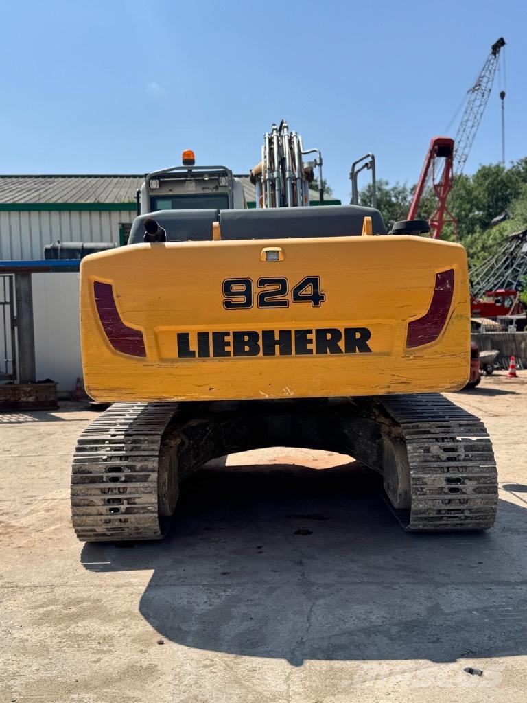 Liebherr 924 대형 굴삭기 29톤 이상