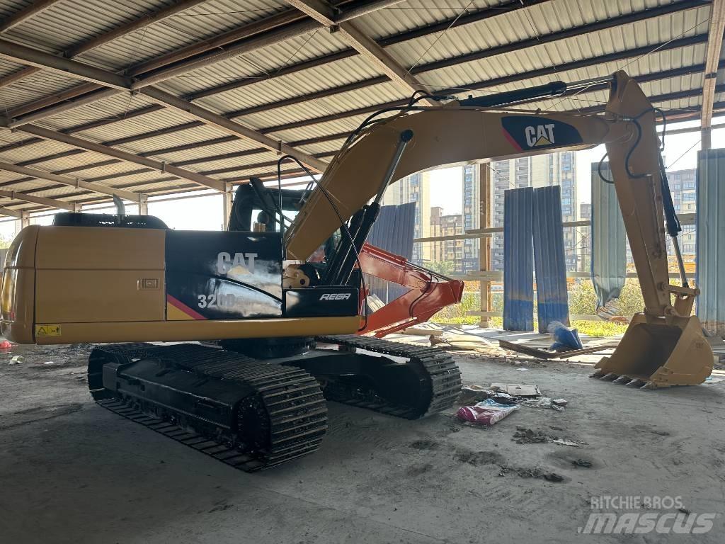 CAT 320 D 대형 굴삭기 29톤 이상