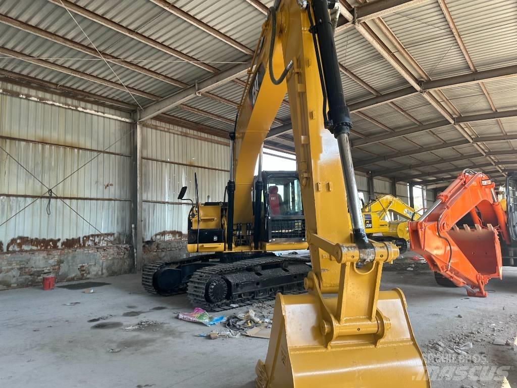CAT 320 D 대형 굴삭기 29톤 이상