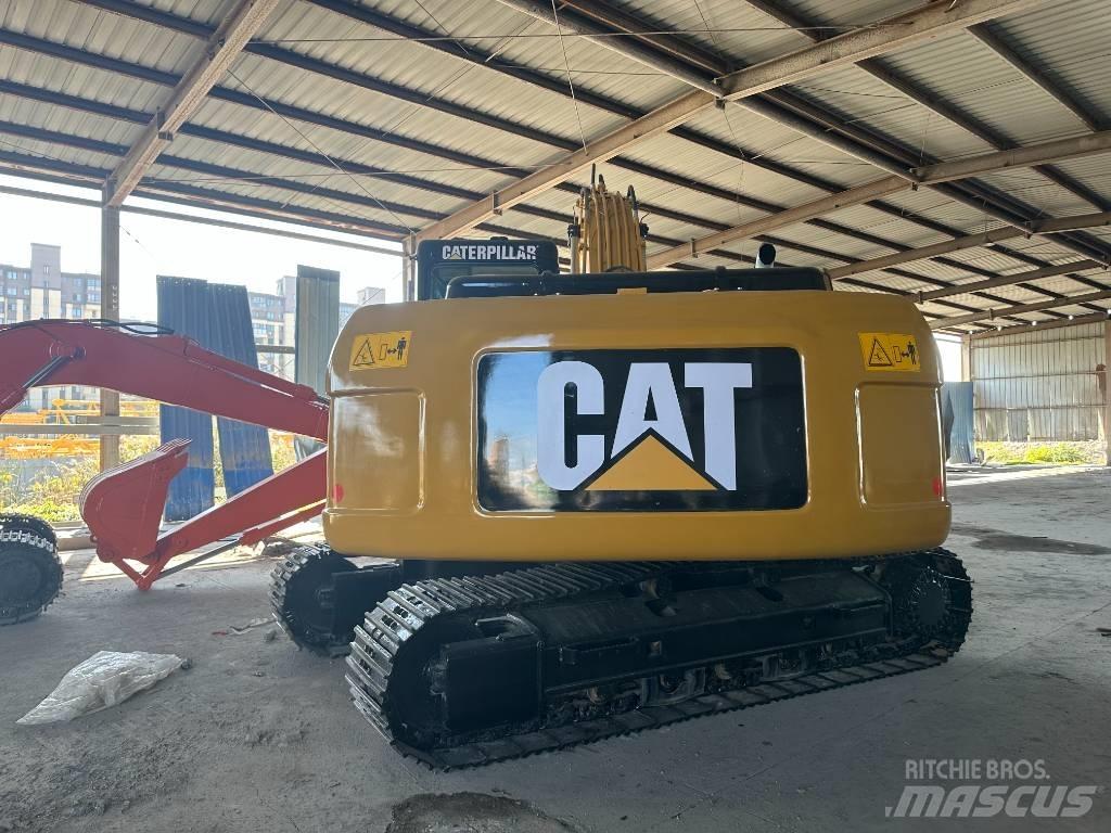 CAT 320 D 대형 굴삭기 29톤 이상