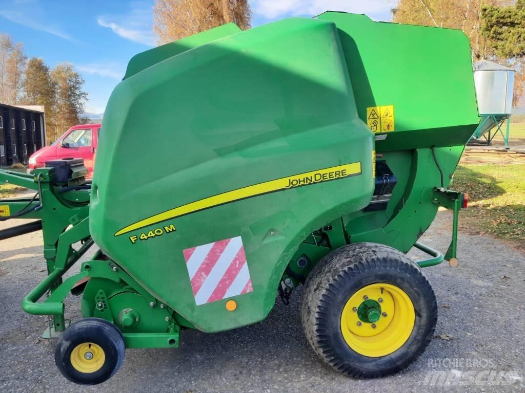 John Deere F 440 M 원형 곤포기