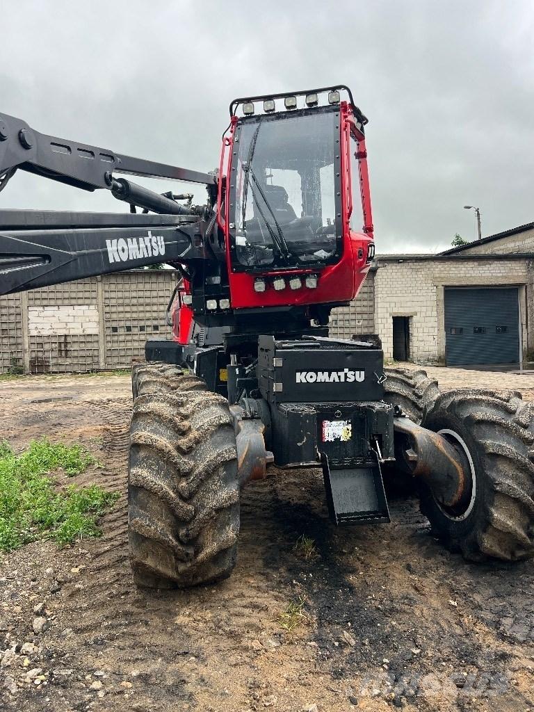 Komatsu 901 XC 원목 하베스터