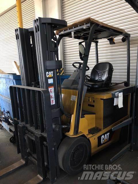 CAT EC30N 전동 지게차