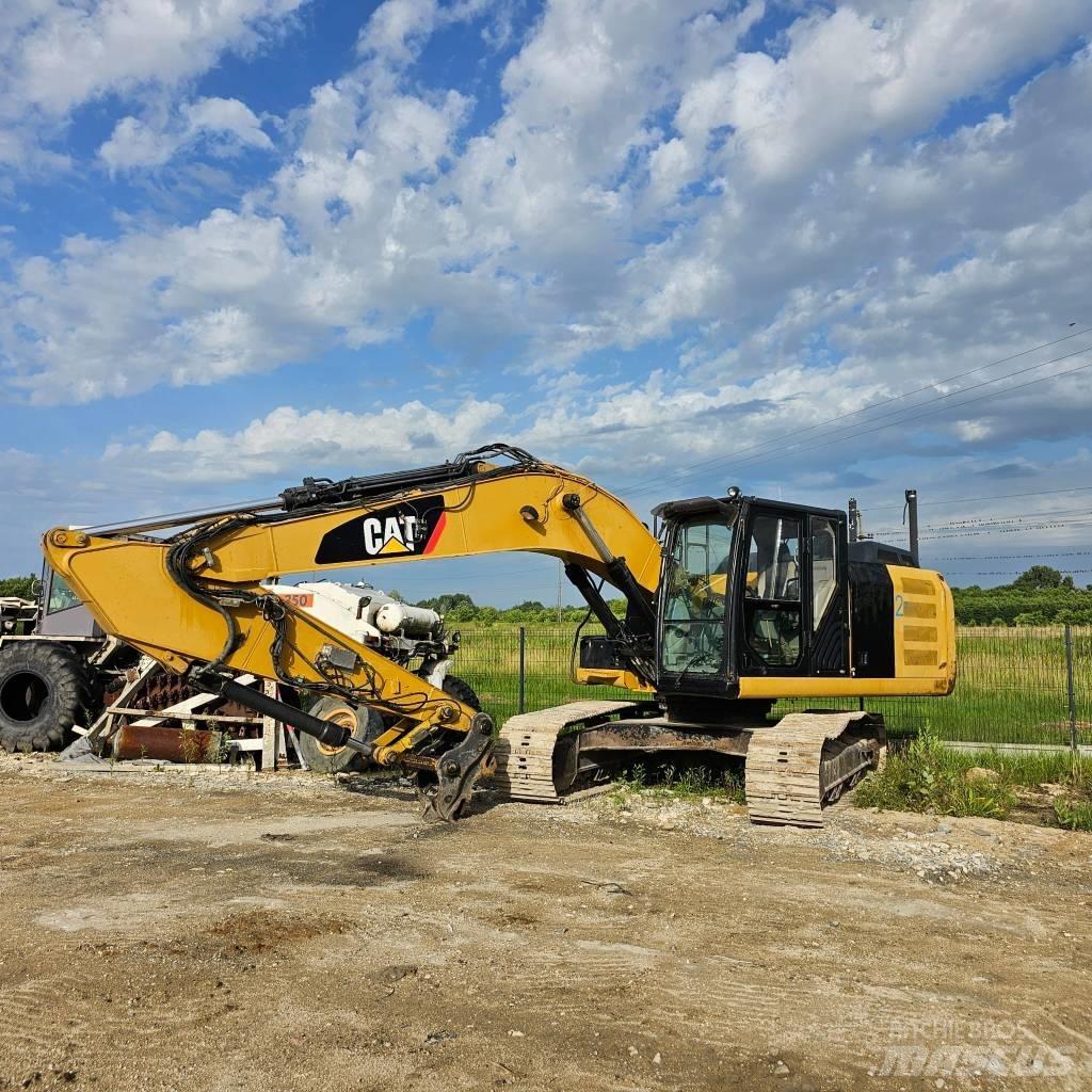 CAT 320 E 대형 굴삭기 29톤 이상