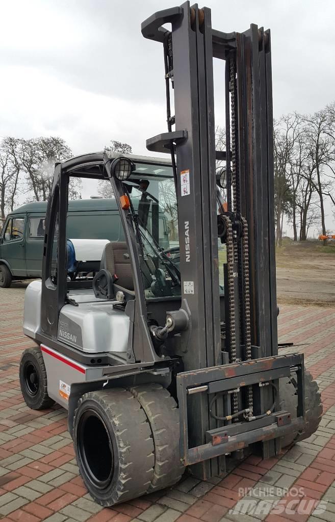 Nissan UG1D2A30LQ LPG 지게차