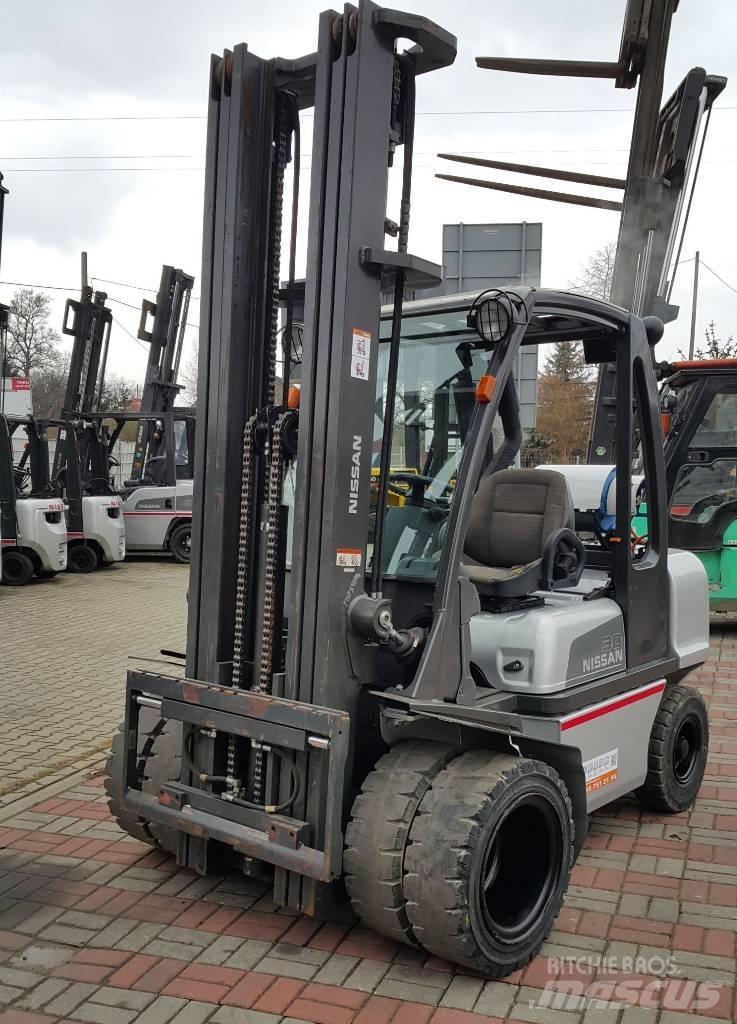 Nissan UG1D2A30LQ LPG 지게차