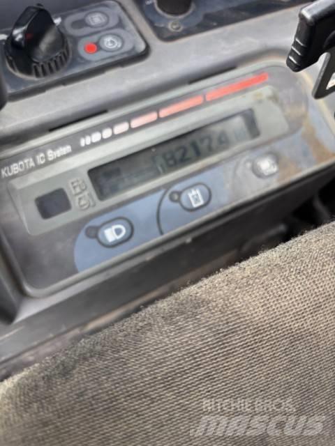Kubota KX 080-3 중형굴삭기 7톤-28톤