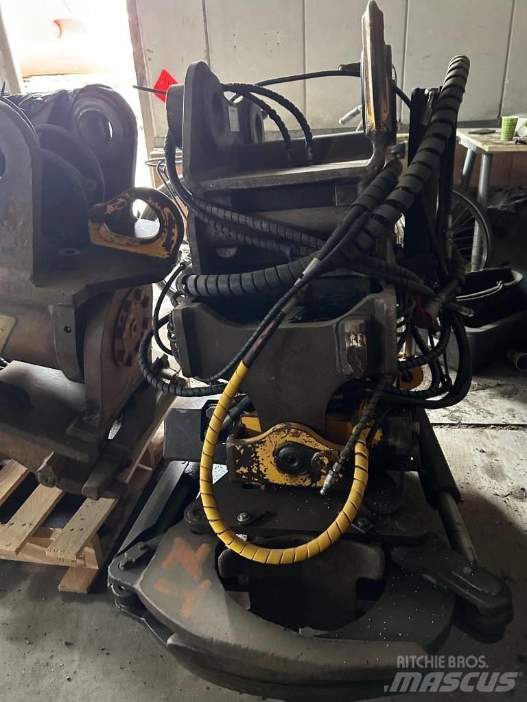 Engcon EC 214 로테이터