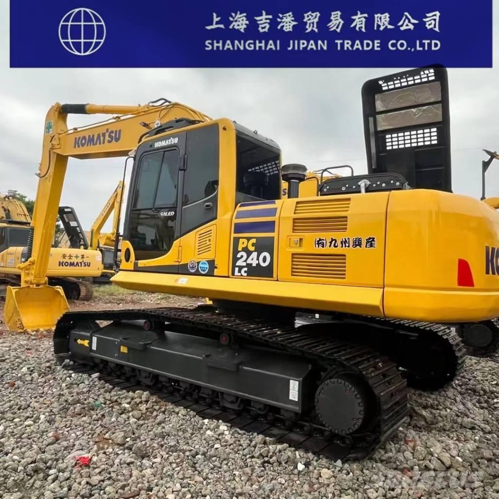 Komatsu PC 240 대형 굴삭기 29톤 이상