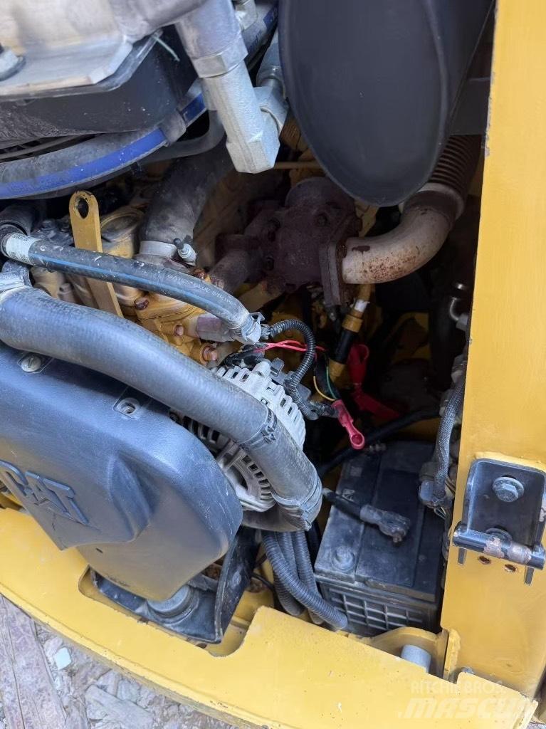 CAT 226 B 3  스키드로더