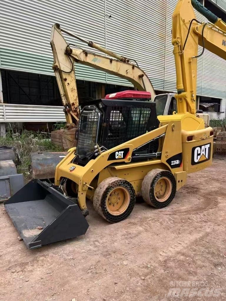 CAT 226 B 3  스키드로더