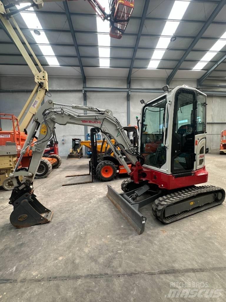Takeuchi TB 325 R 소형 굴삭기 7톤 미만