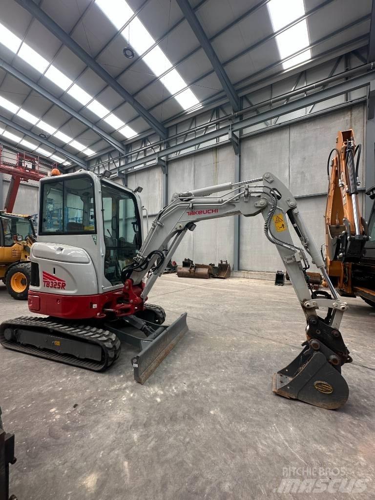 Takeuchi TB 325 R 소형 굴삭기 7톤 미만