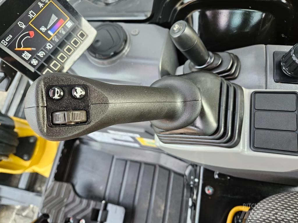 CAT 303 CR 소형 굴삭기 7톤 미만